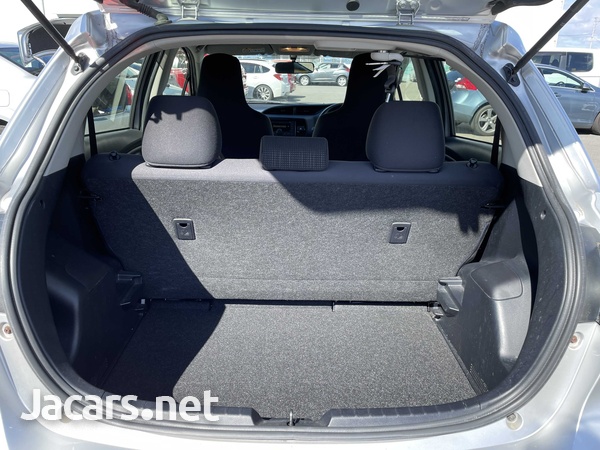 Toyota Vitz 1,0L 2017-8