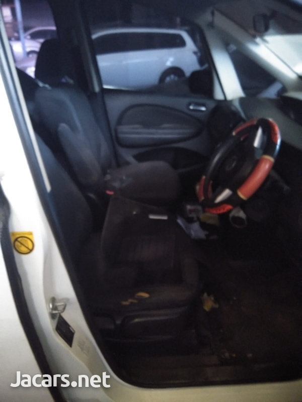 Mazda Biante 2,0L 2011-6