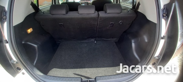 Toyota Aqua 1,5L 2017-8