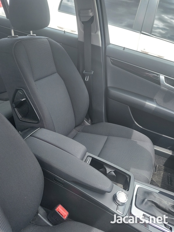 Mercedes-Benz C-Class 2,0L 2012-8