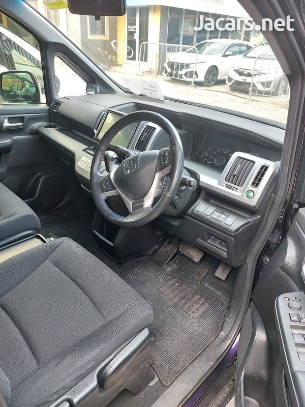 Honda Stepwagon 2,0L 2014-10