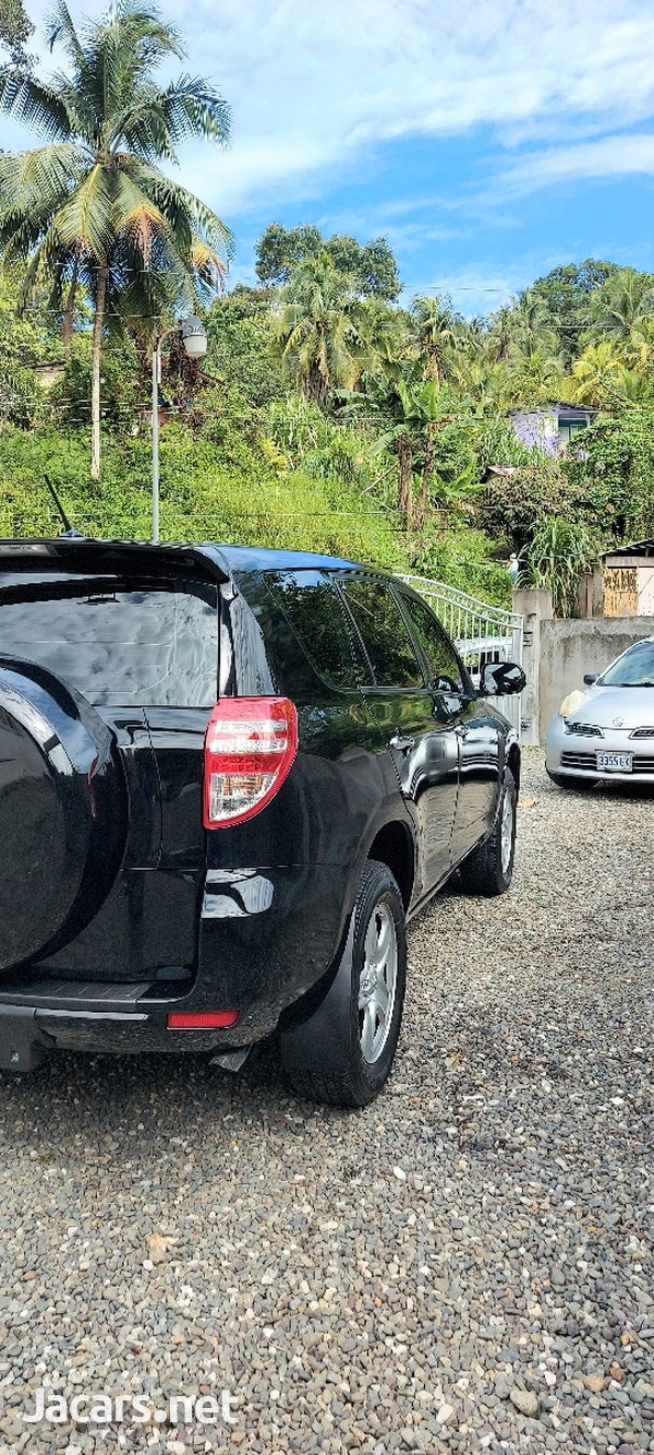 Toyota RAV4 2,0L 2012-4