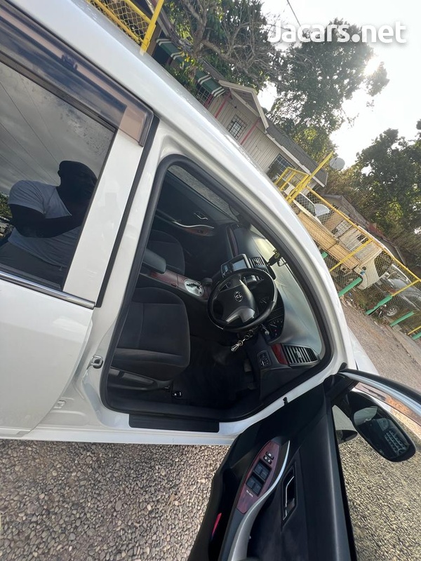 Toyota Premio 2,0L 2012-8