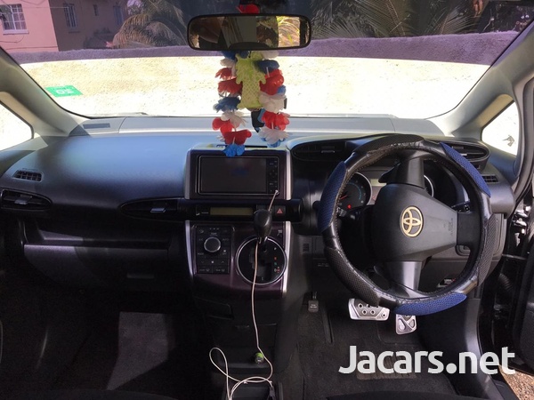 Toyota Wish 1,8L 2009-5