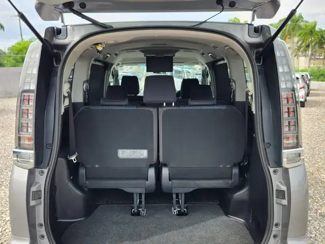 Toyota Voxy 2,0L 2017, Saint Mary - 10