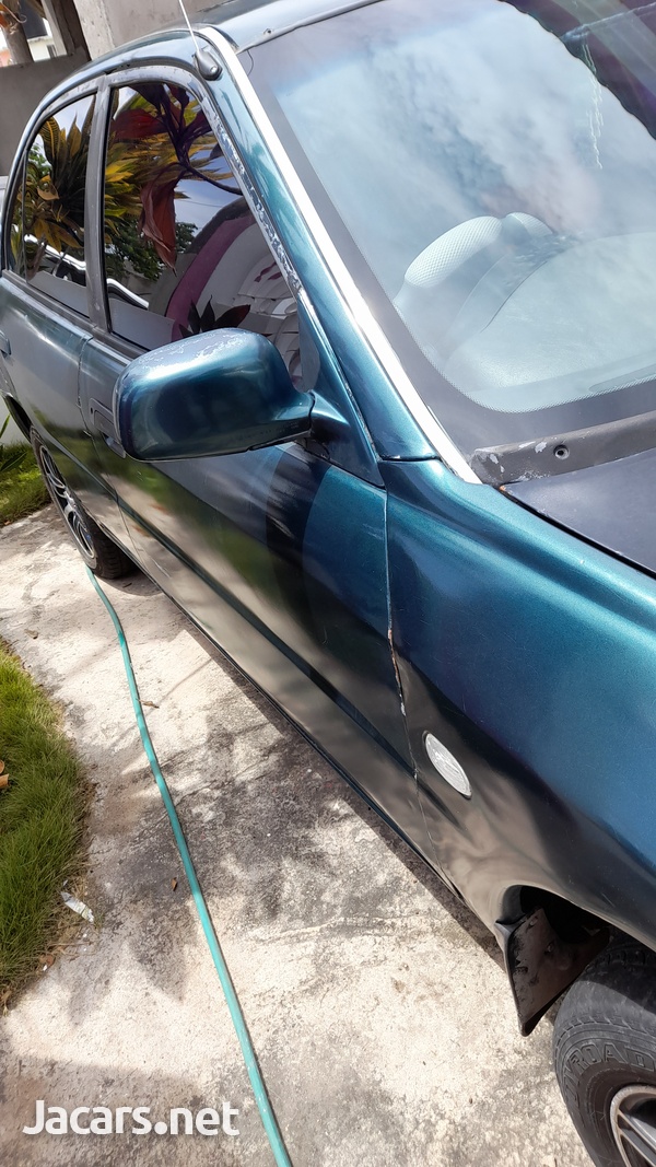 Mitsubishi Lancer 1,3L 1997-3