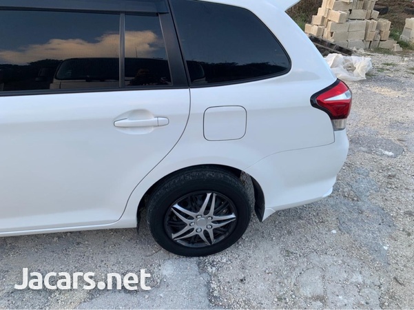 Toyota Fielder 1,8L 2017-7