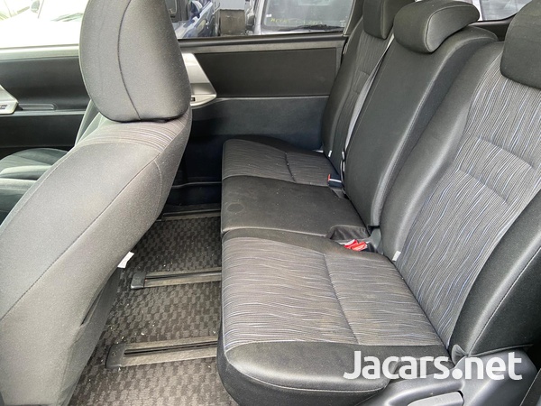Toyota Noah 2,0L 2012-2