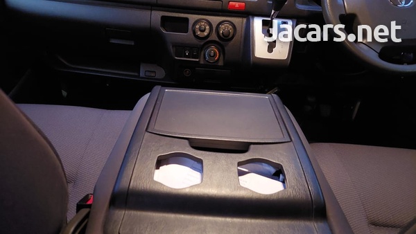 Toyota Hiace 2,5L 2014-5
