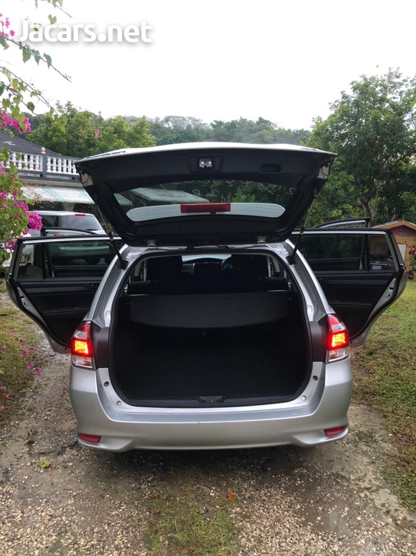 Toyota Fielder 1,8L 2016-7