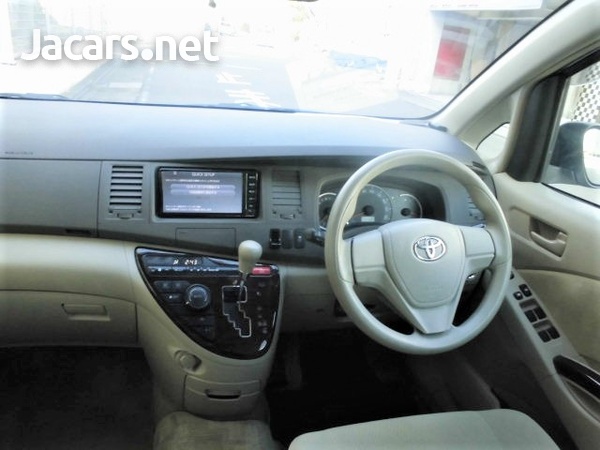 Toyota Isis 1,8L 2016-10
