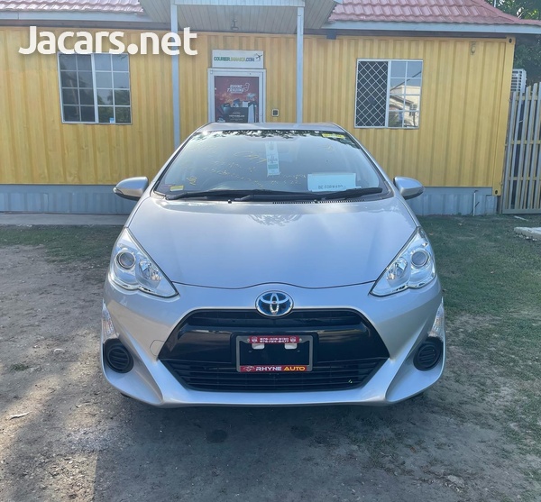 Toyota Aqua 1,5L 2017-12
