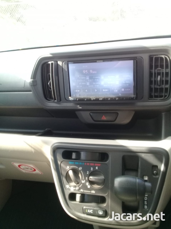 Toyota Passo 1,5L 2017-10