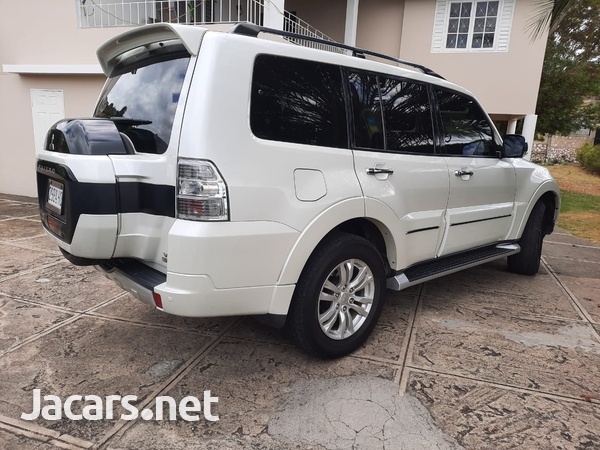 Mitsubishi Pajero 3,0L 2017-4