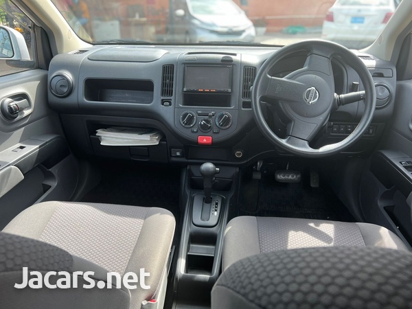 Nissan AD Wagon 1,5L 2017-4