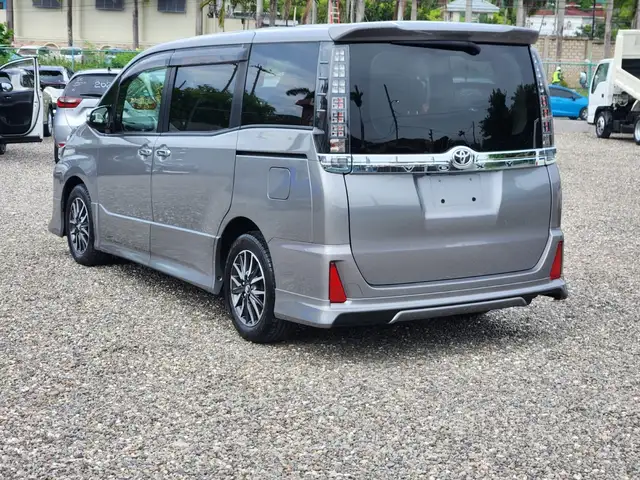 Toyota Voxy 2,0L 2017, Saint Mary - 3