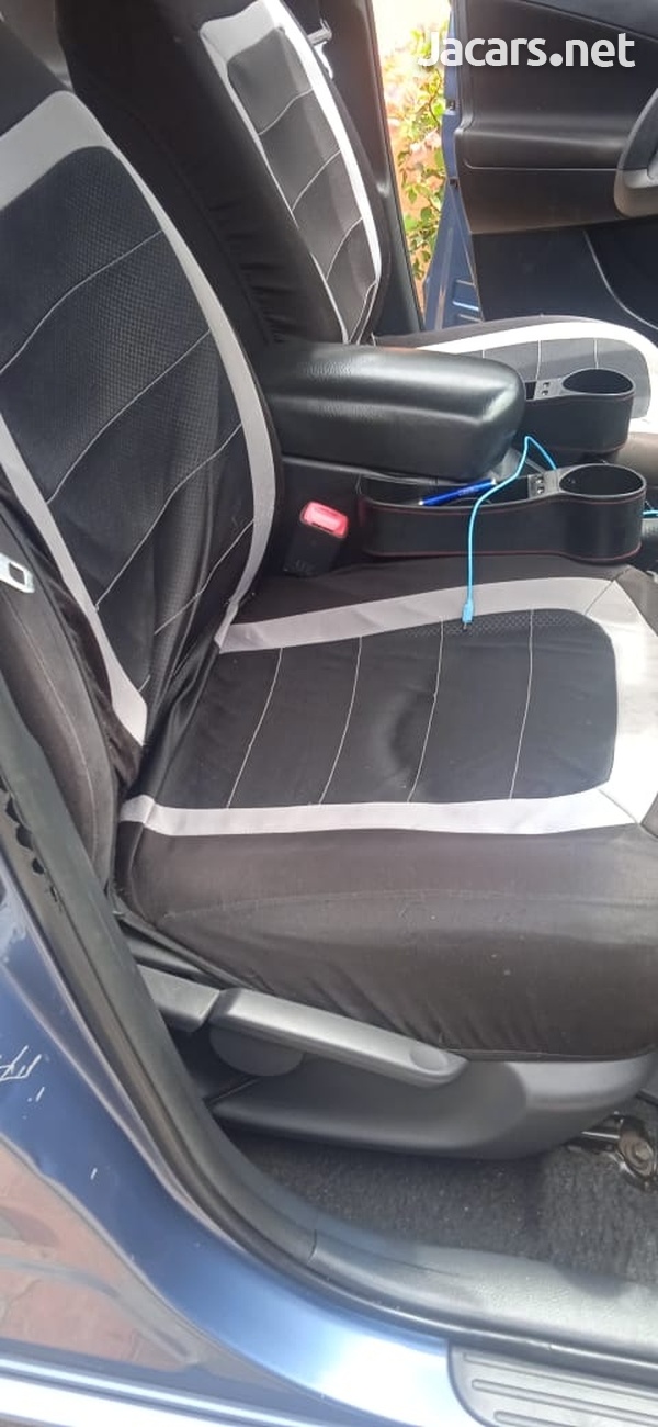 Toyota RAV4 2,0L 2012-5