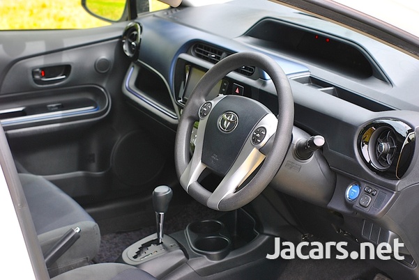 Toyota Aqua 1,5L 2017-8