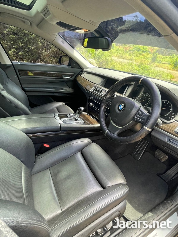BMW 7-Series 3,0L 2013-4