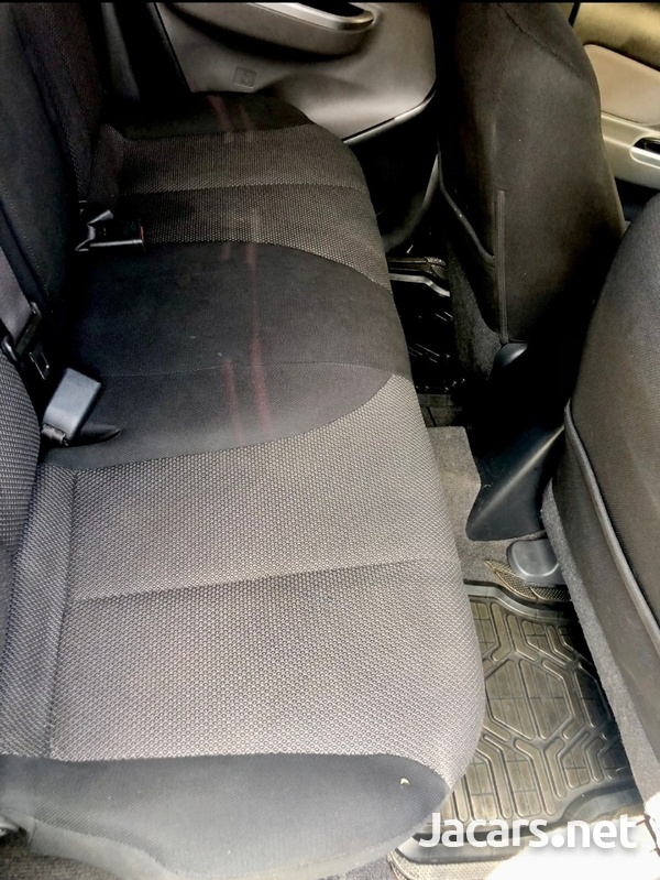 Mitsubishi L200 2,4L 2018-8