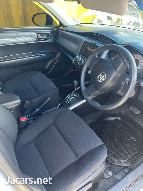 Toyota Fielder 1,6L 2013-12