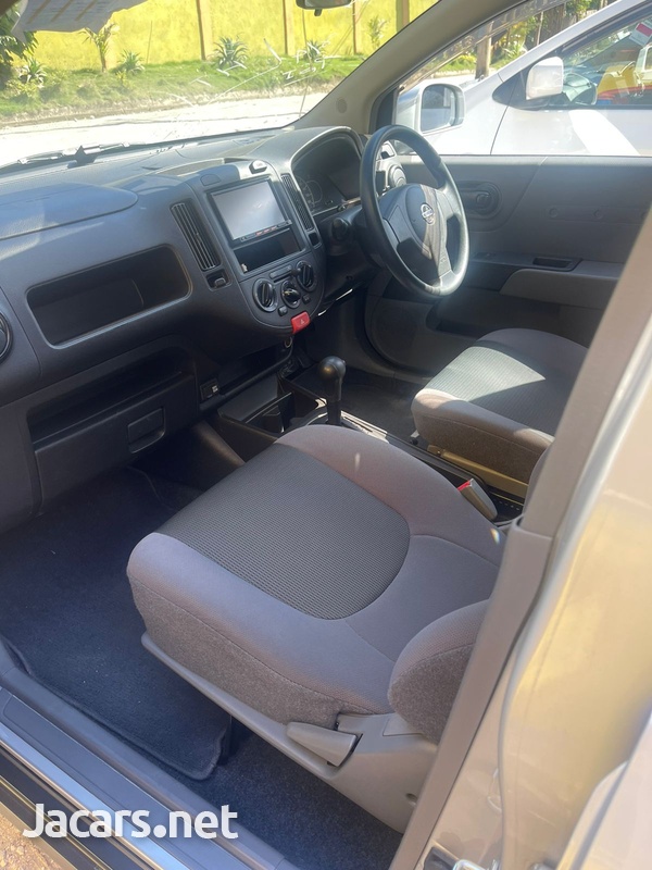 Nissan AD Wagon 1,5L 2017-3