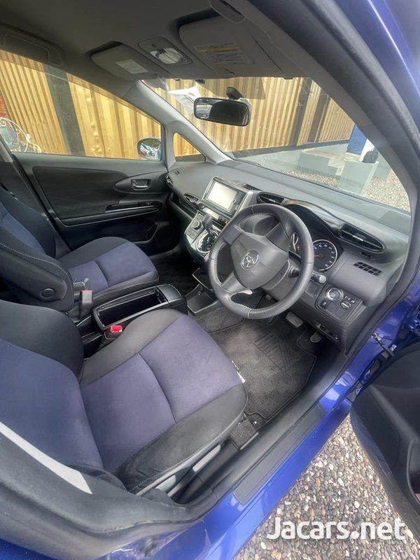 Toyota Wish 1,8L 2013-8
