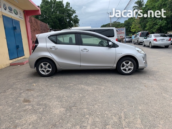Toyota Aqua 1,5L 2017-5