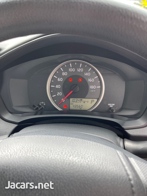 Toyota Axio 1,5L 2017-11