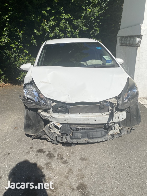 Toyota Vitz 1,3L 2014-1
