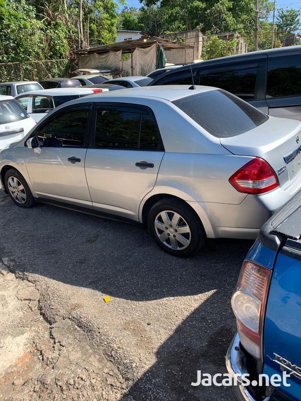 Nissan Tiida 1,5L 2012-10