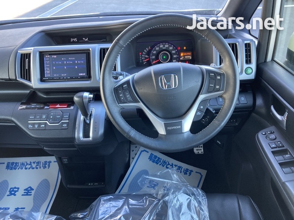 Honda Stepwgn Spada 2,0L 2014-3