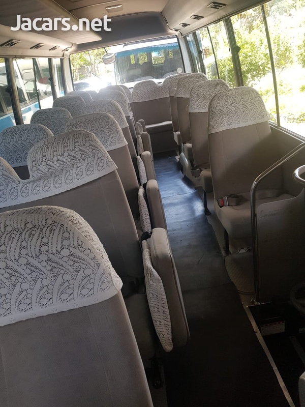 2009 Toyota Hino-12