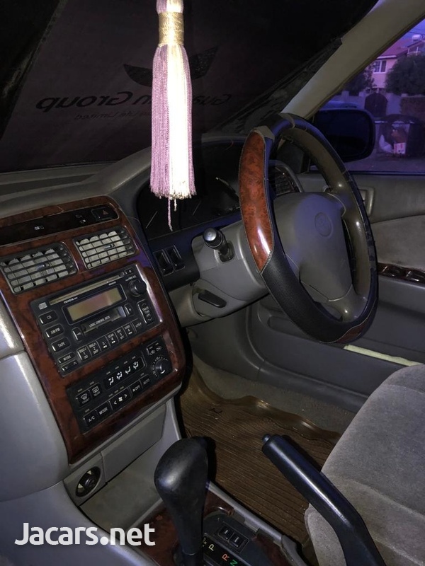 Toyota Corona 2,0L 2000-6