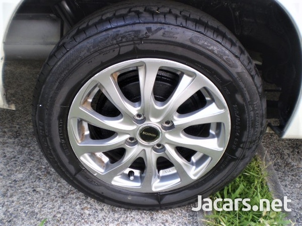 Toyota Probox 1,5L 2016-9