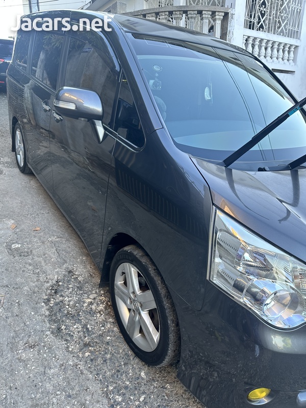 Toyota Noah 1,8L 2011-2