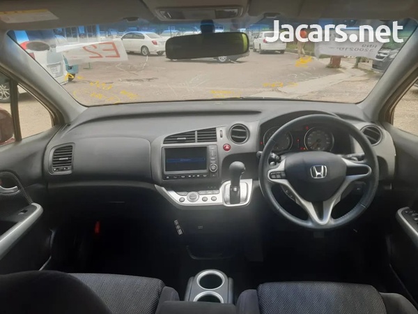 Honda Stream 2,0L 2013-6