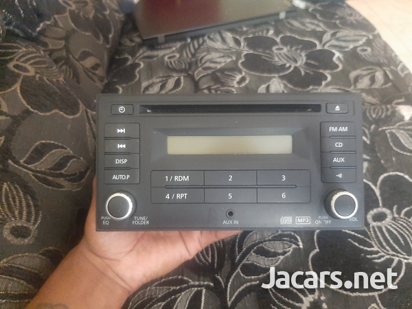 Nissan Latio Original Radio-3