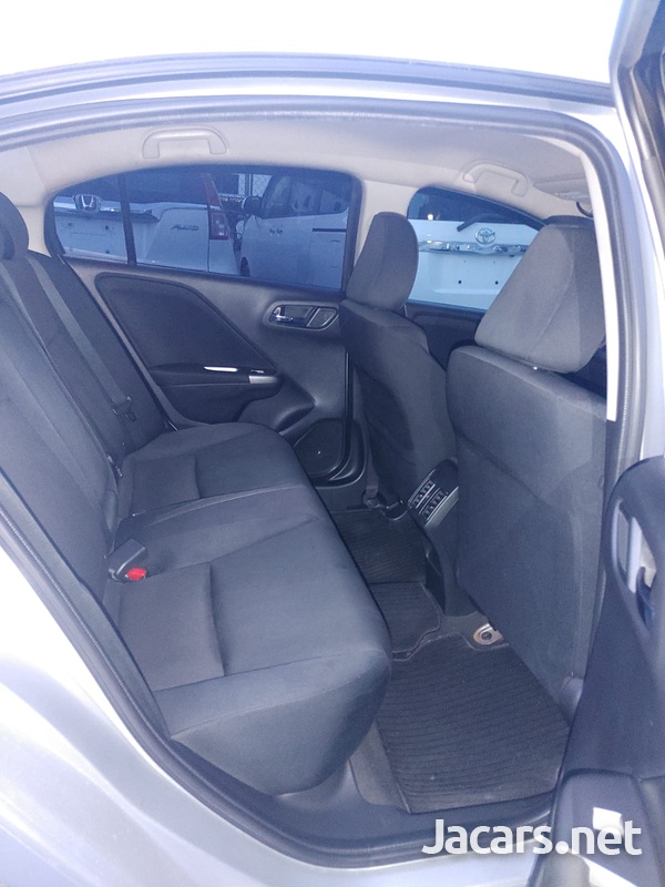 Honda Grace 1,8L 2015-6