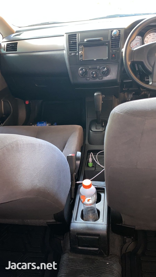 Nissan Tiida 1,5L 2012-7
