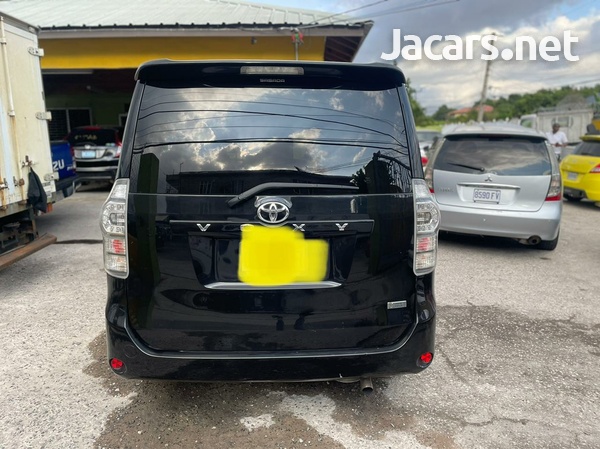 Toyota Voxy 2,0L 2010-2