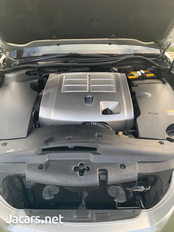 Toyota Crown 3,0L 2012-4