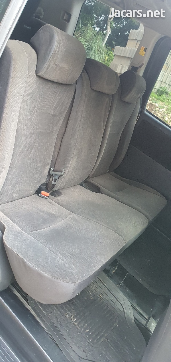 Toyota Noah 2,0L 2011-12