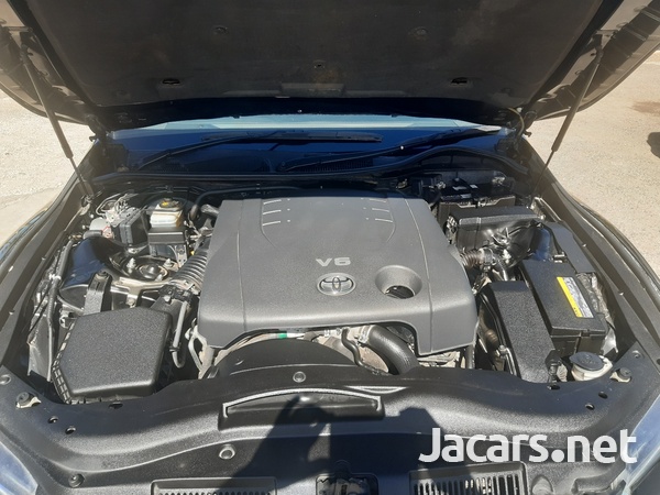 Toyota Mark X 2,5L 2014-9