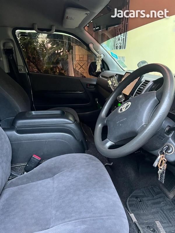 2013 Toyota Hiace-5