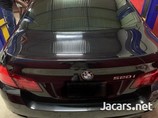 BMW 5-Series 3,0L 2013-5