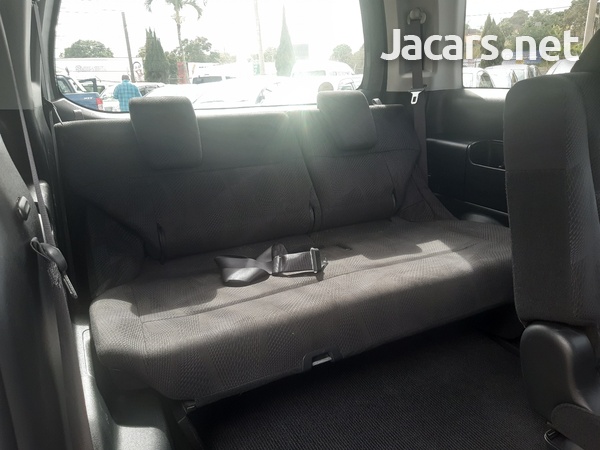 Honda Stepwgn Spada 2,0L 2012-8