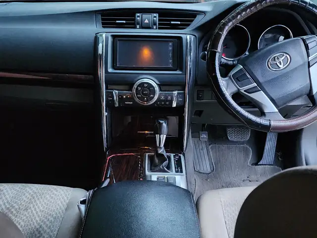 Toyota Mark X 2,5L 2012, Kingston - 6