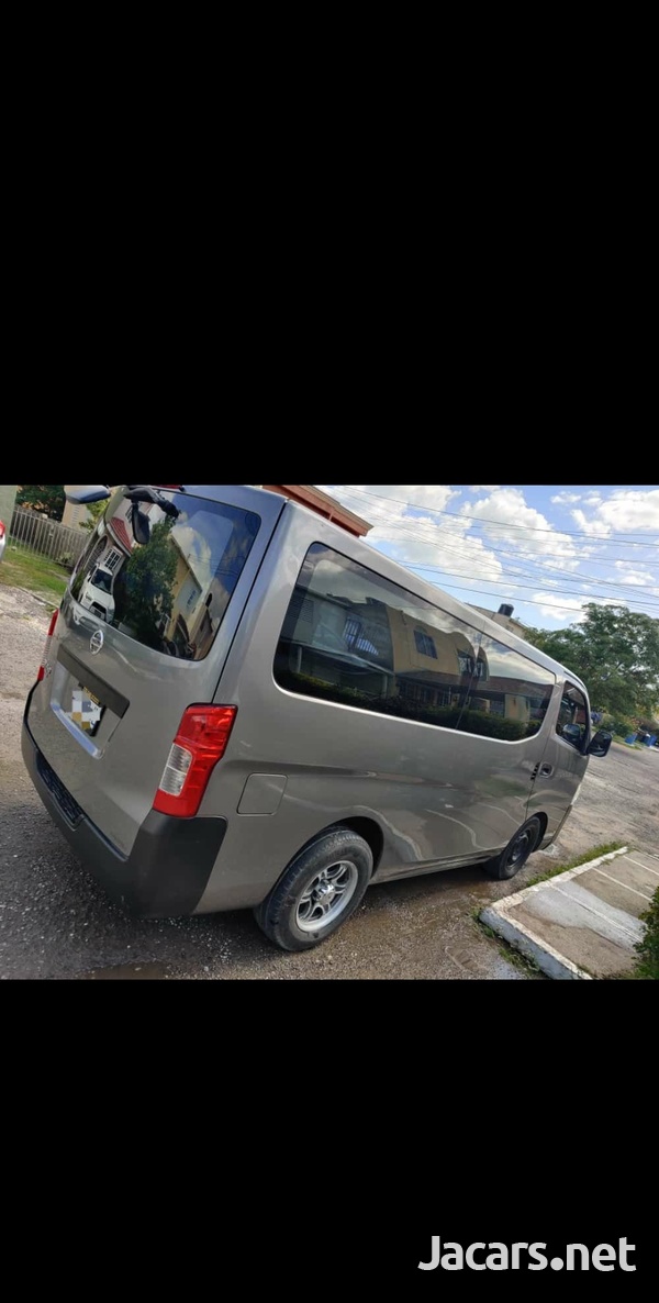 2013 Nissan Caravan-7