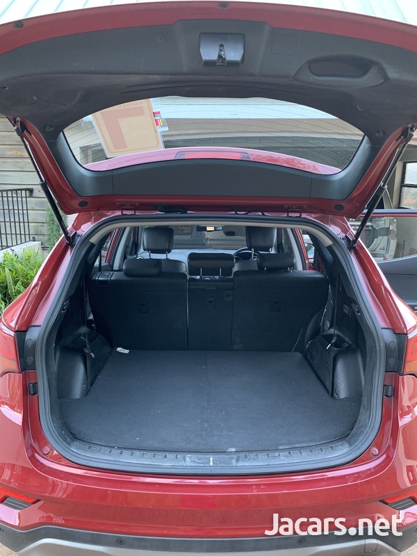 Hyundai Santa Fe 2,2L 2017-4